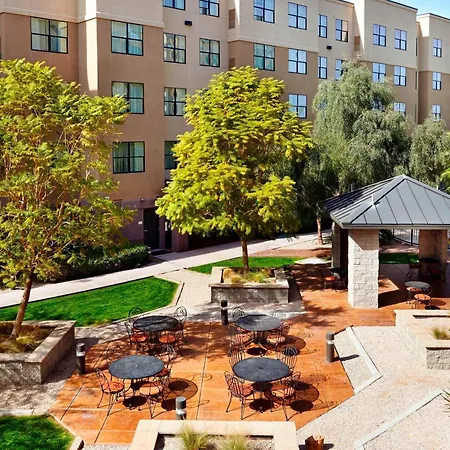 Courtyard Phoenix North / Happy Valley
