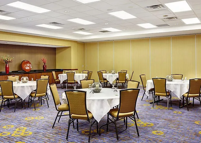 Hotel Courtyard North / Happy Valley 3*