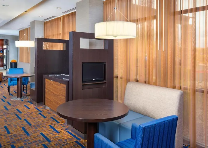Hotel Courtyard North / Happy Valley 3*