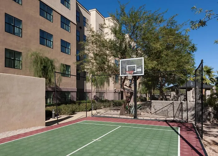 Courtyard North / Happy Valley Phoenix