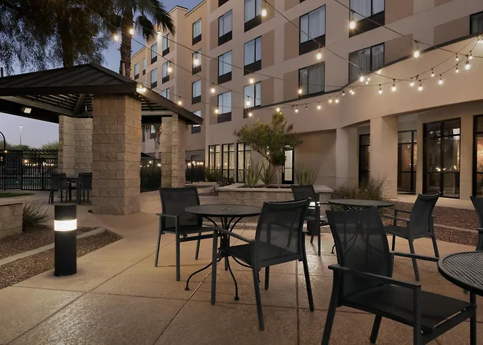 Hotel Courtyard North / Happy Valley Phoenix