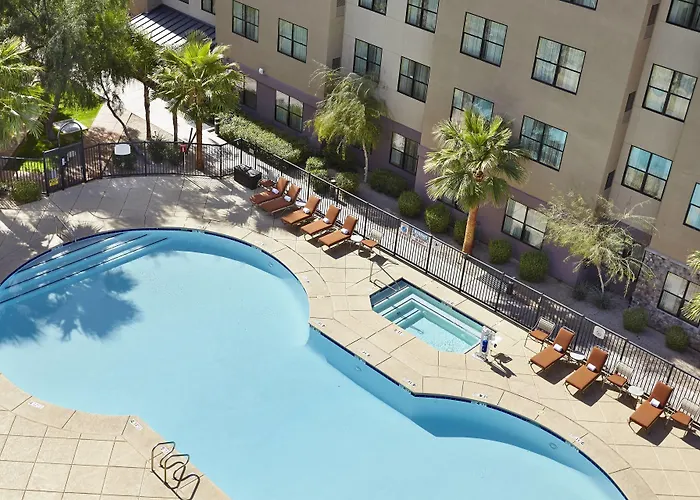 Hotel Courtyard North / Happy Valley 3*