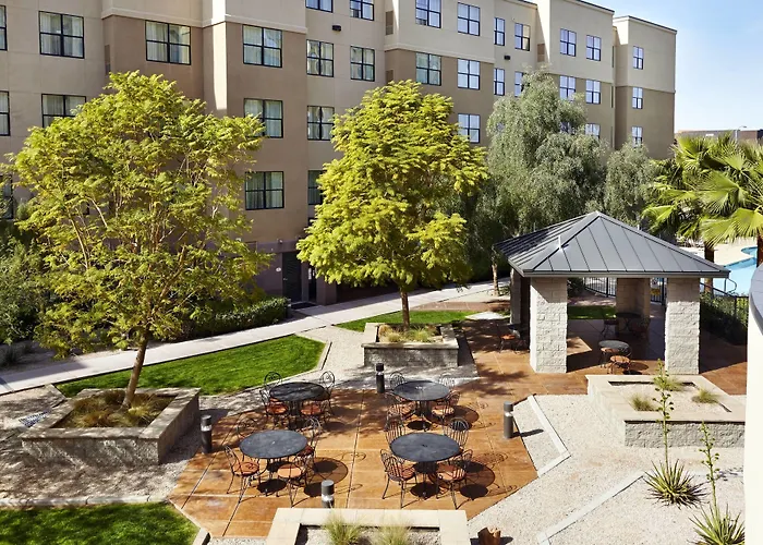 Courtyard North / Happy Valley Hotel Phoenix