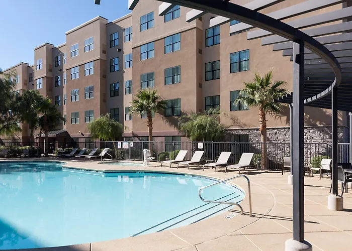 Courtyard North / Happy Valley Phoenix