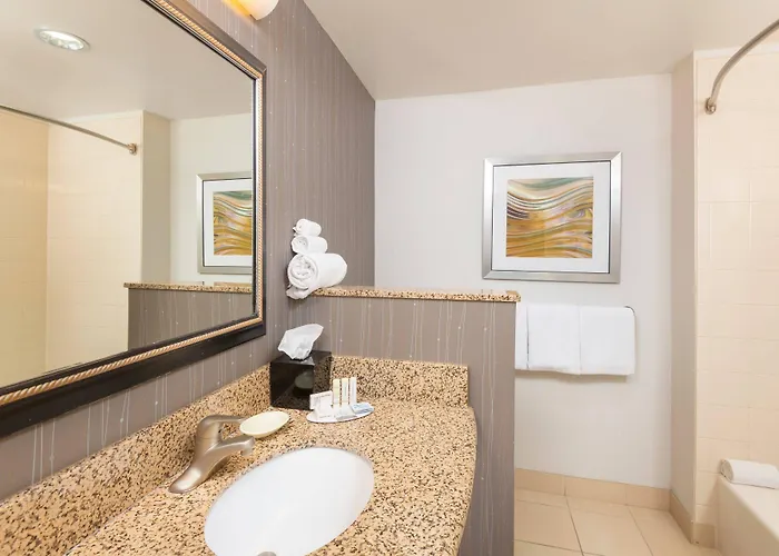 Courtyard North / Happy Valley Hotel 3*