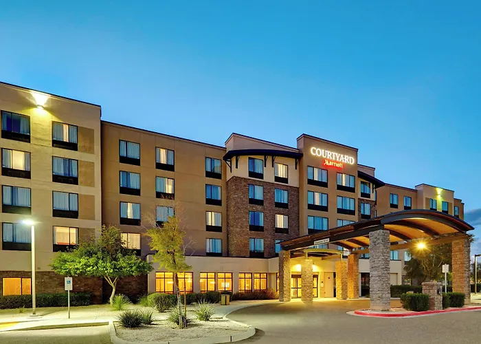 Courtyard North / Happy Valley Hotel