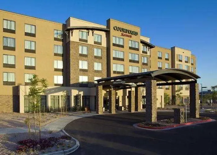 Hotel Courtyard North / Happy Valley 3*