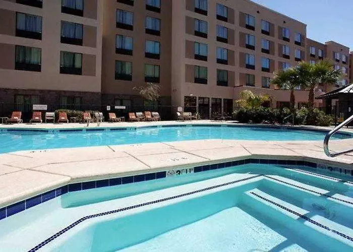 Courtyard North / Happy Valley Phoenix