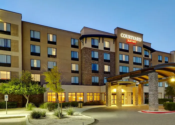 Courtyard North / Happy Valley Hotel